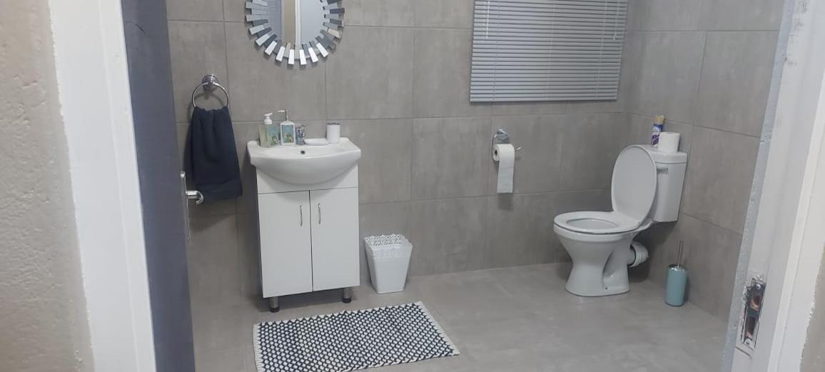 Апартаменти Tj Self-Catering Ґраафф-Рейнет Екстер'єр фото