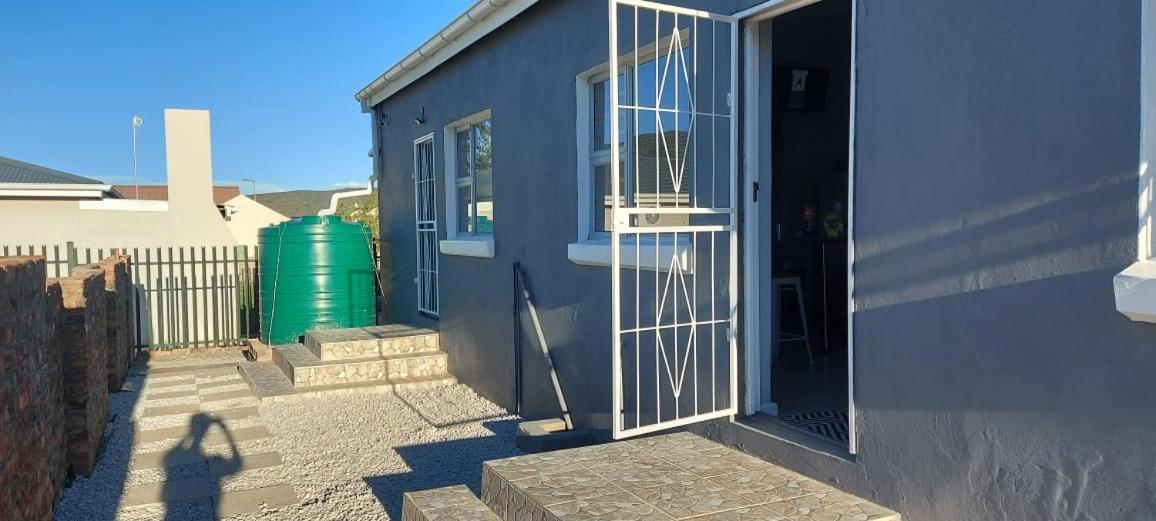 Апартаменти Tj Self-Catering Ґраафф-Рейнет Екстер'єр фото