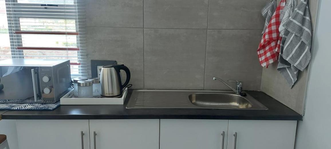 Апартаменти Tj Self-Catering Ґраафф-Рейнет Екстер'єр фото
