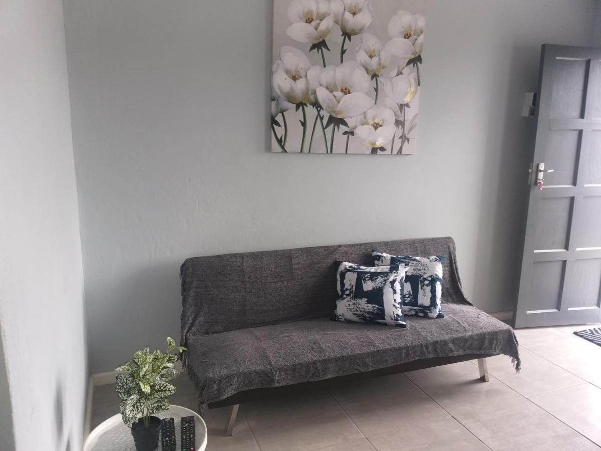 Апартаменти Tj Self-Catering Ґраафф-Рейнет Екстер'єр фото