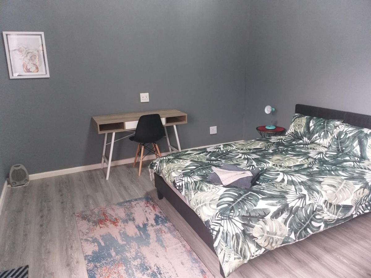 Апартаменти Tj Self-Catering Ґраафф-Рейнет Екстер'єр фото
