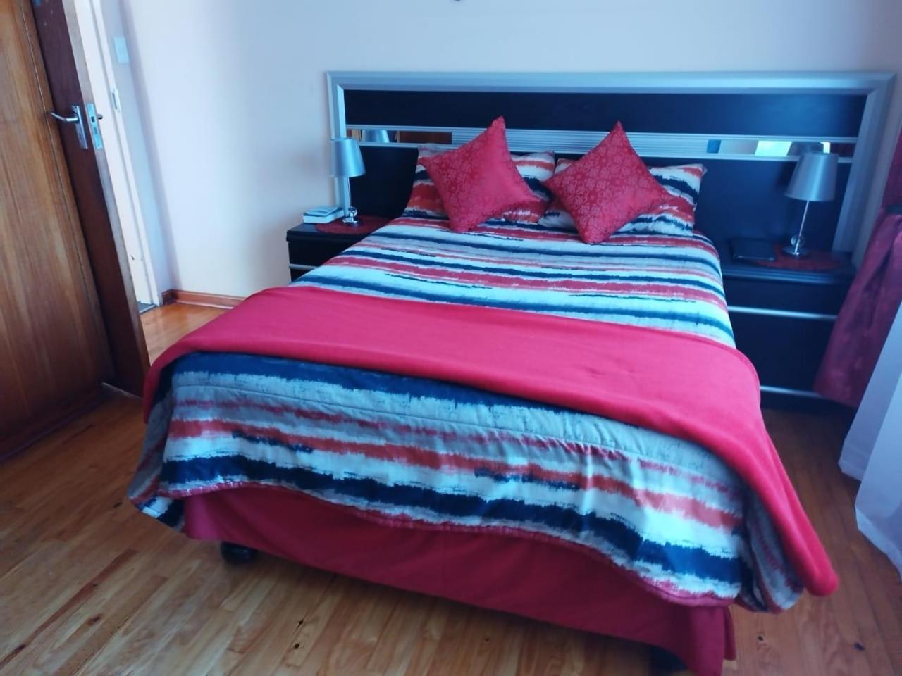 Апартаменти Tj Self-Catering Ґраафф-Рейнет Номер фото