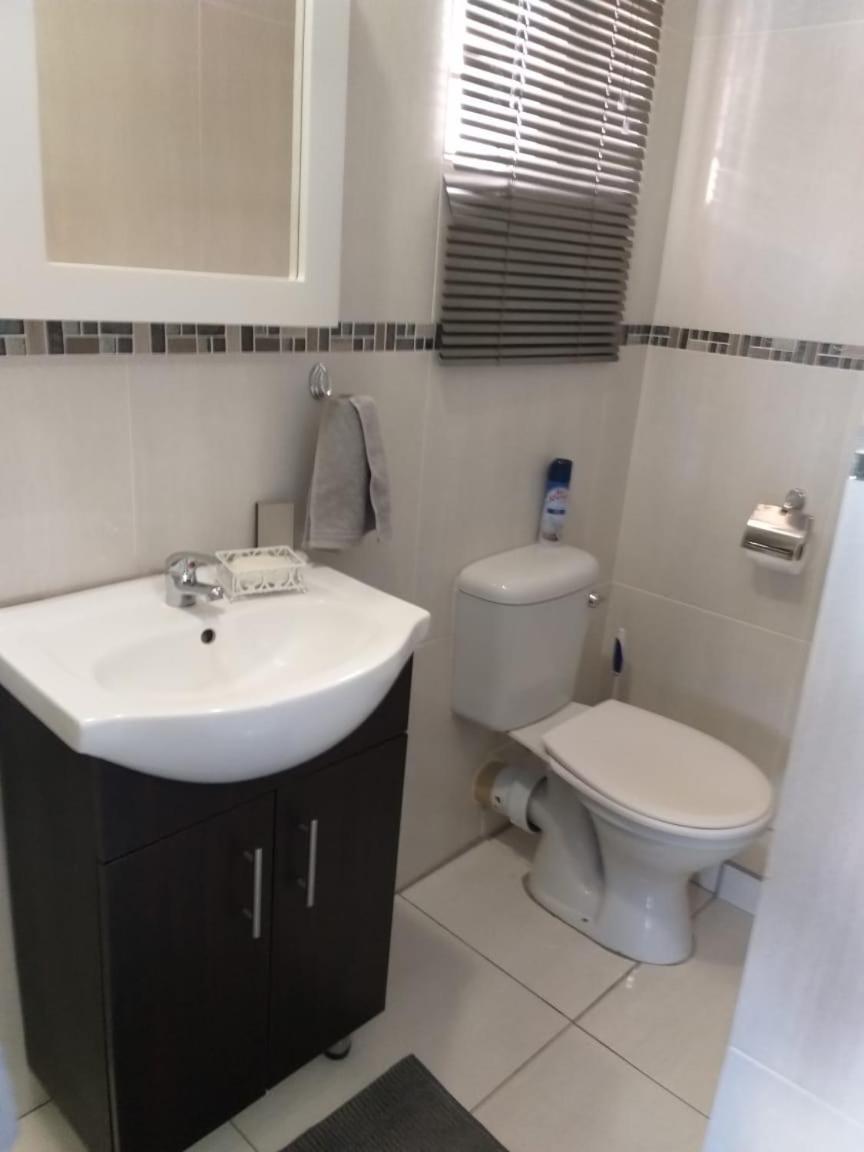 Апартаменти Tj Self-Catering Ґраафф-Рейнет Номер фото