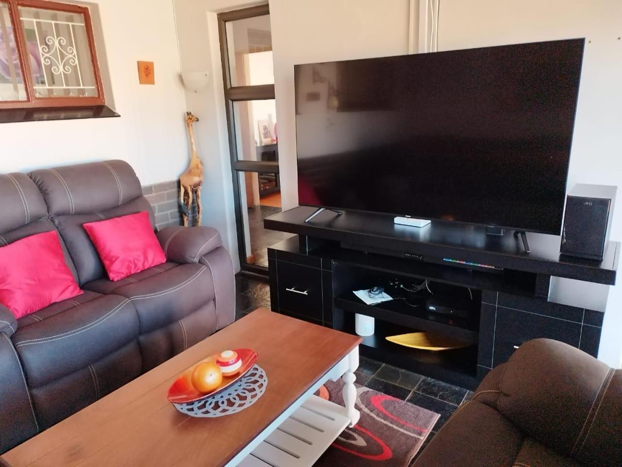Апартаменти Tj Self-Catering Ґраафф-Рейнет Номер фото